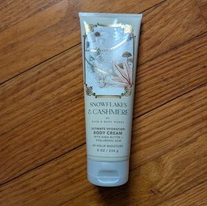 Bath & Bodyworks Snowflakes & Cashmere Body Cream